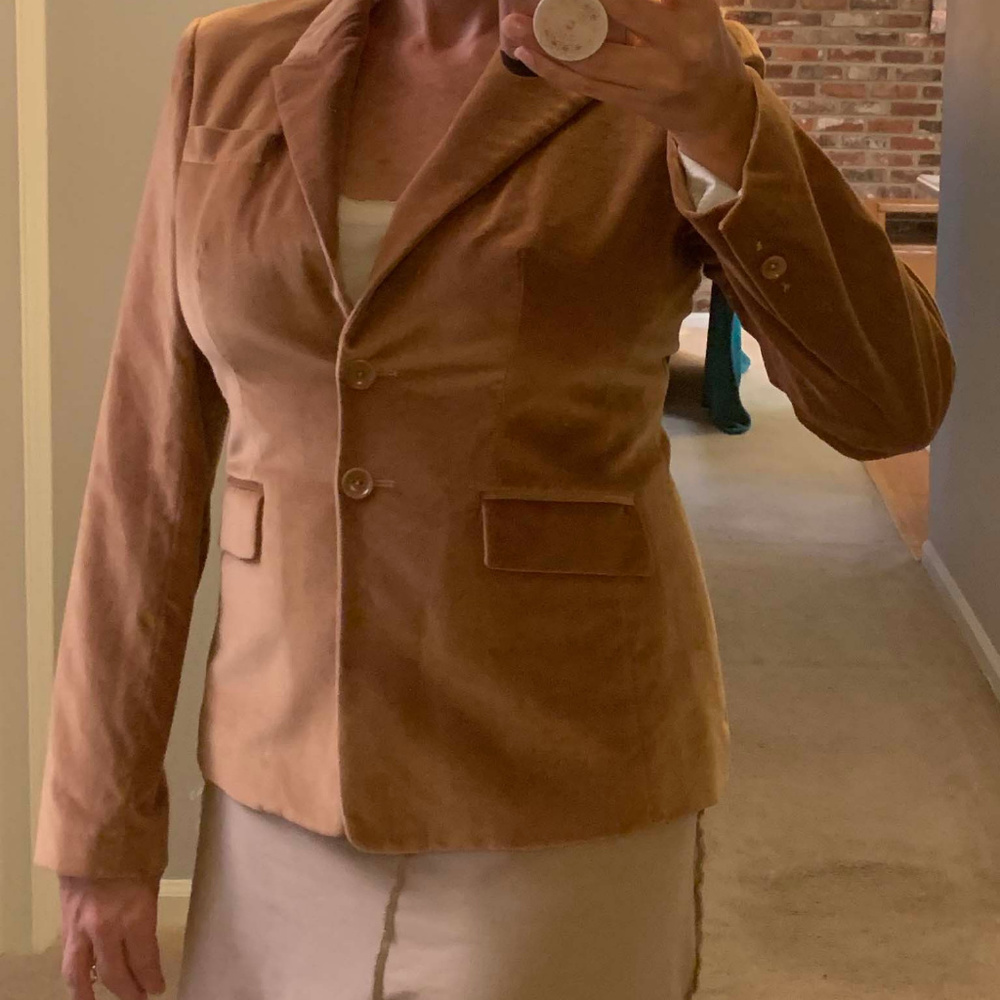 ⭐️ Stylish & Warm Velvet Fitted Blazer ⭐️